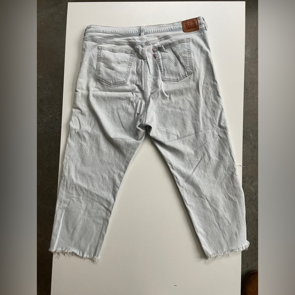 LEVIS 501 high Rise Straight Wide leg. - Picture 2 of 5